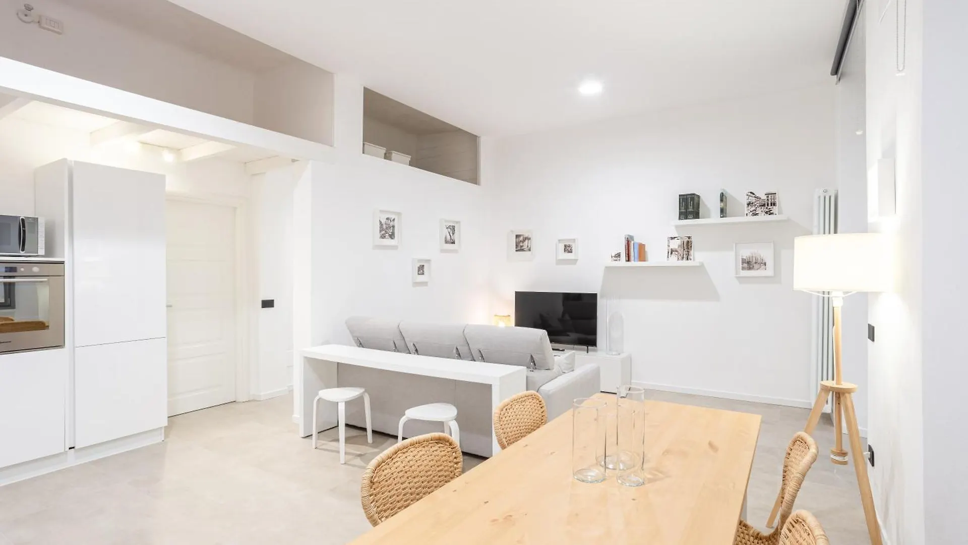 Sant Ambroeus Garden Apartment Milan